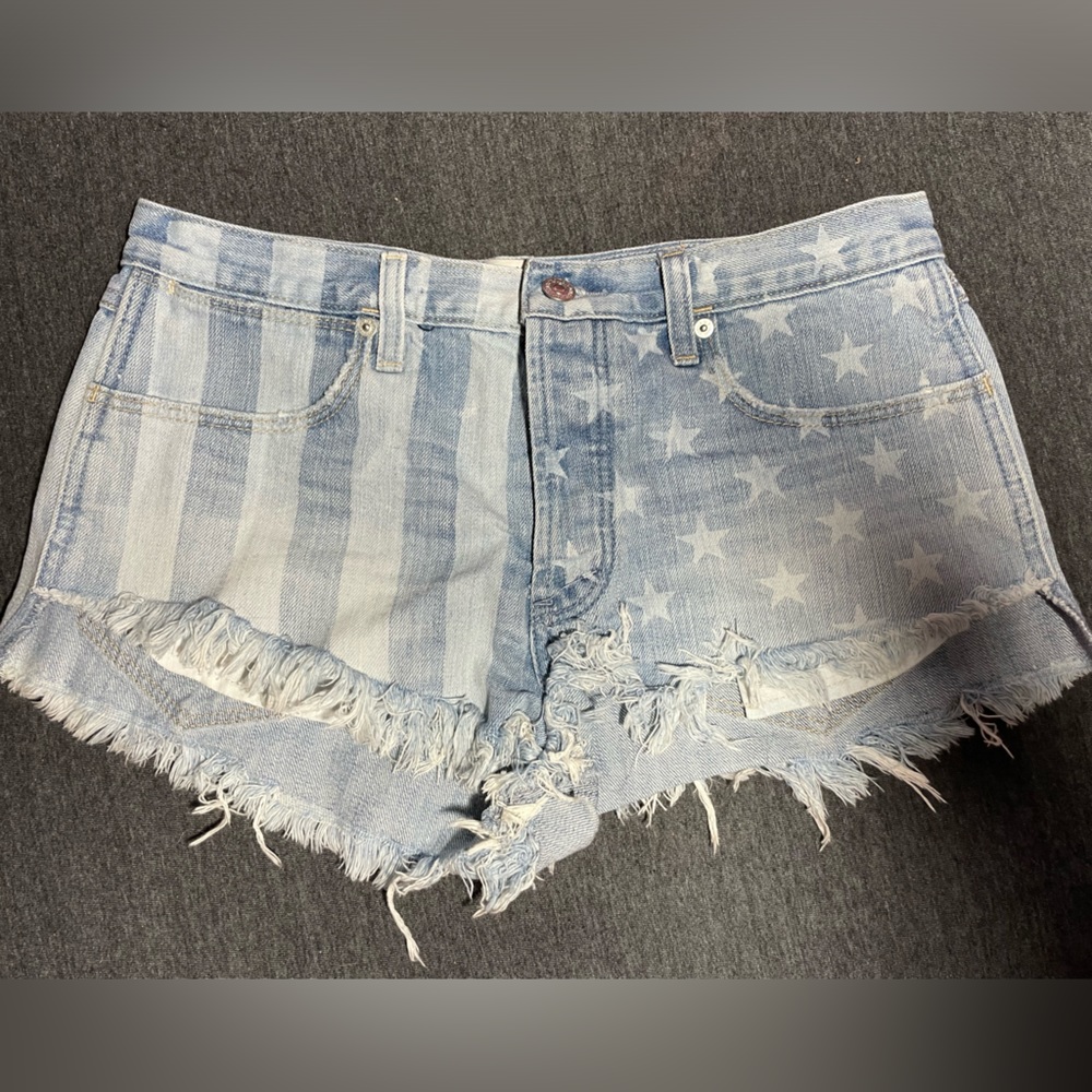 Abercrombie & Fitch High Rise Festival shorts